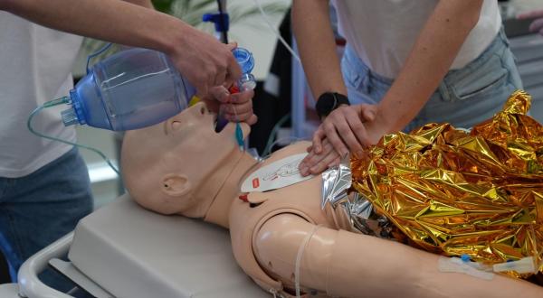 RSU pulcēs medicīnas studentus starptautiskās simulācijas sacensībās