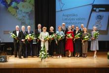 Godināti Valsts augstākos apbalvojumus saņēmušie RSU darbinieki